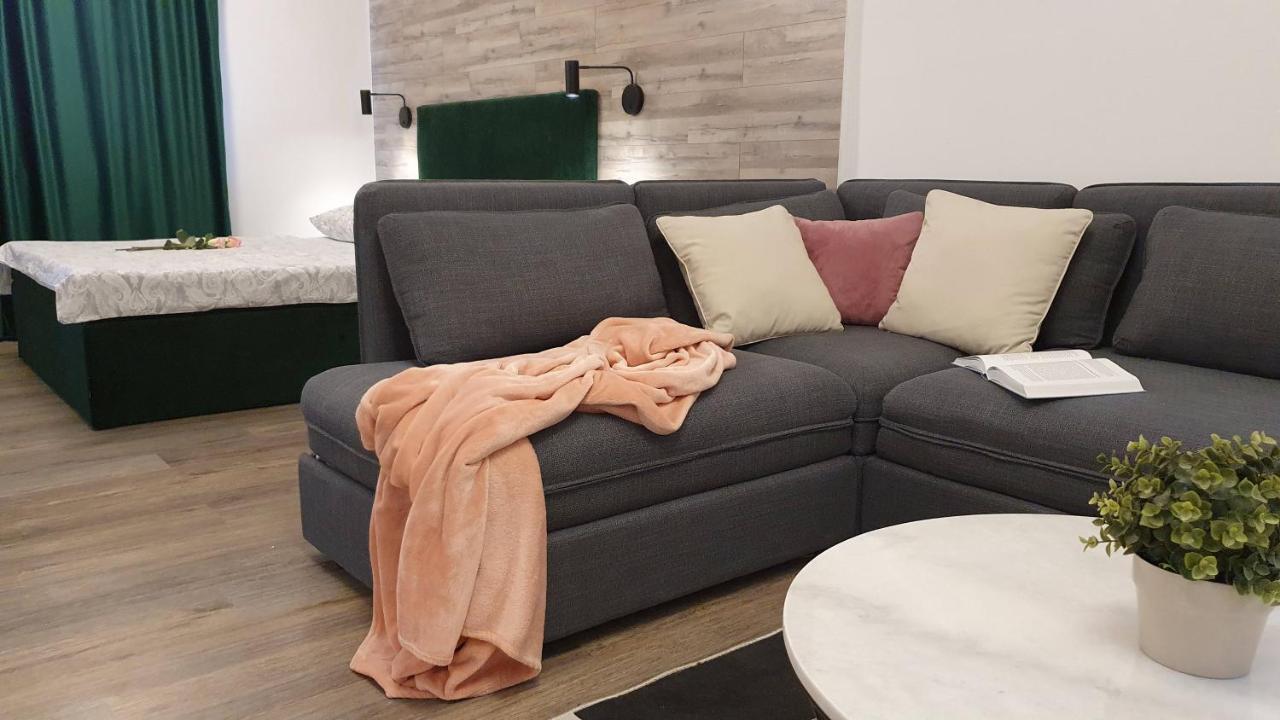 Apartments Lucic Слуни Екстериор снимка