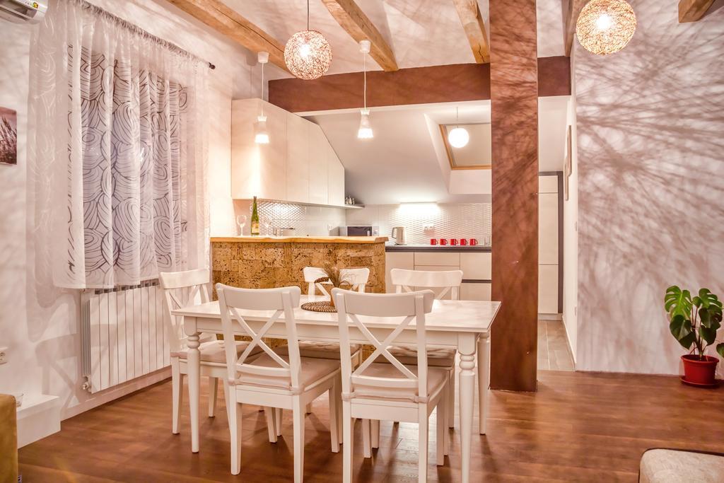 Apartments Lucic Слуни Стая снимка