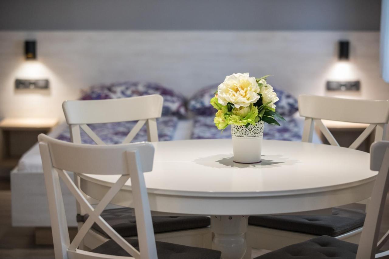 Apartments Lucic Слуни Екстериор снимка